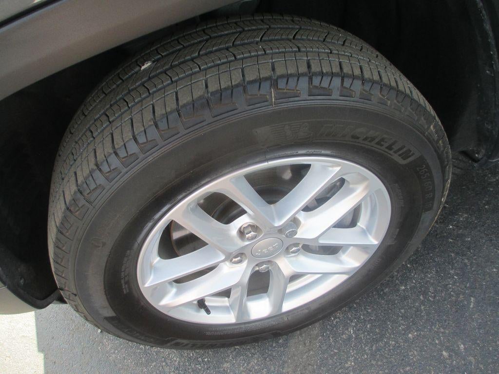 2025 Jeep Grand Cherokee L Laredo X 4x4