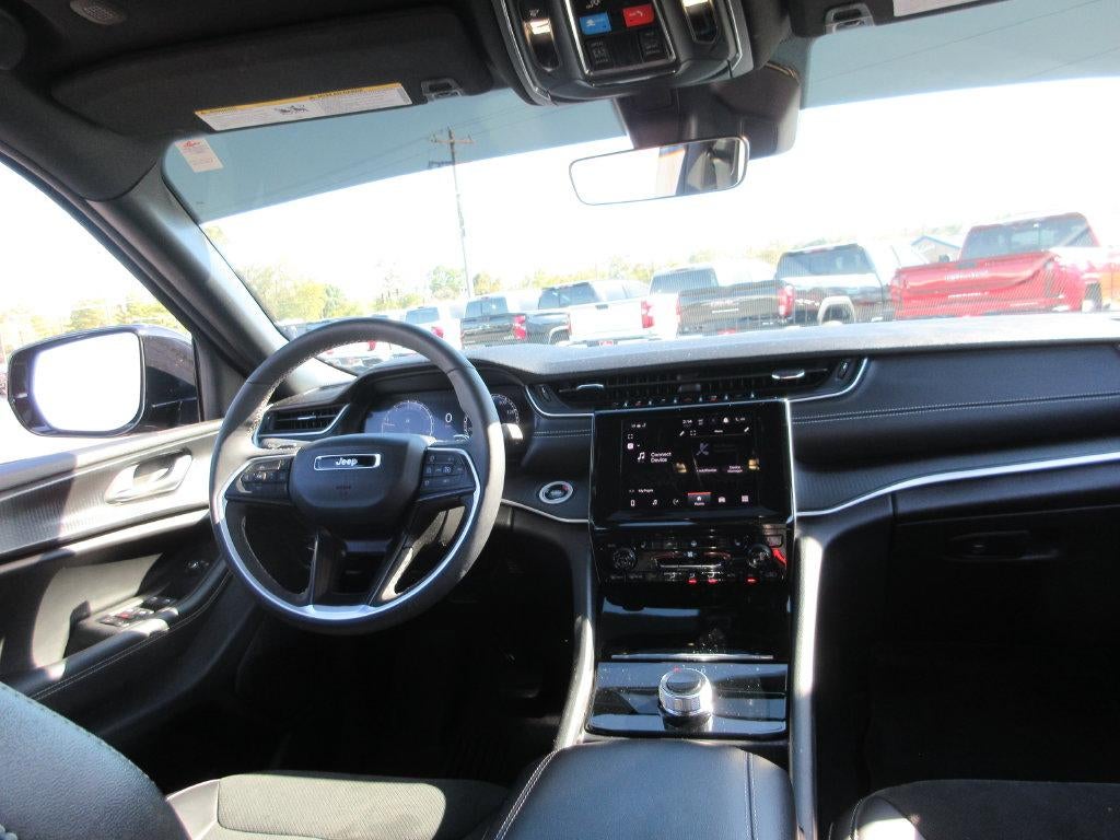 2025 Jeep Grand Cherokee L Altitude X 4x4