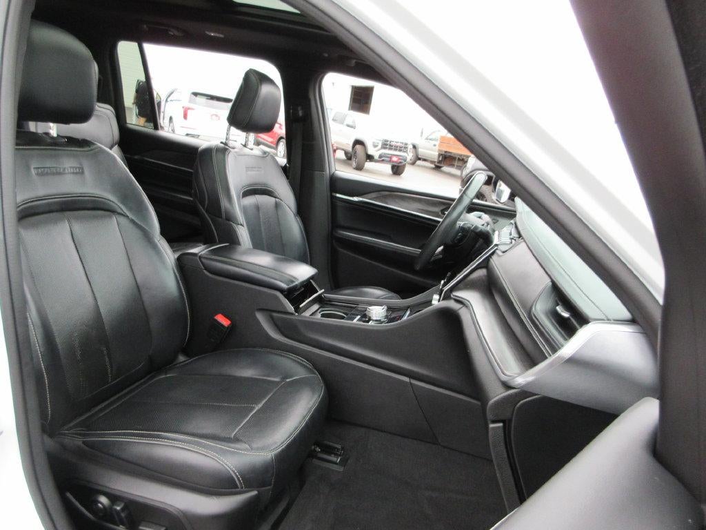 2022 Jeep Grand Cherokee L Overland 4x4