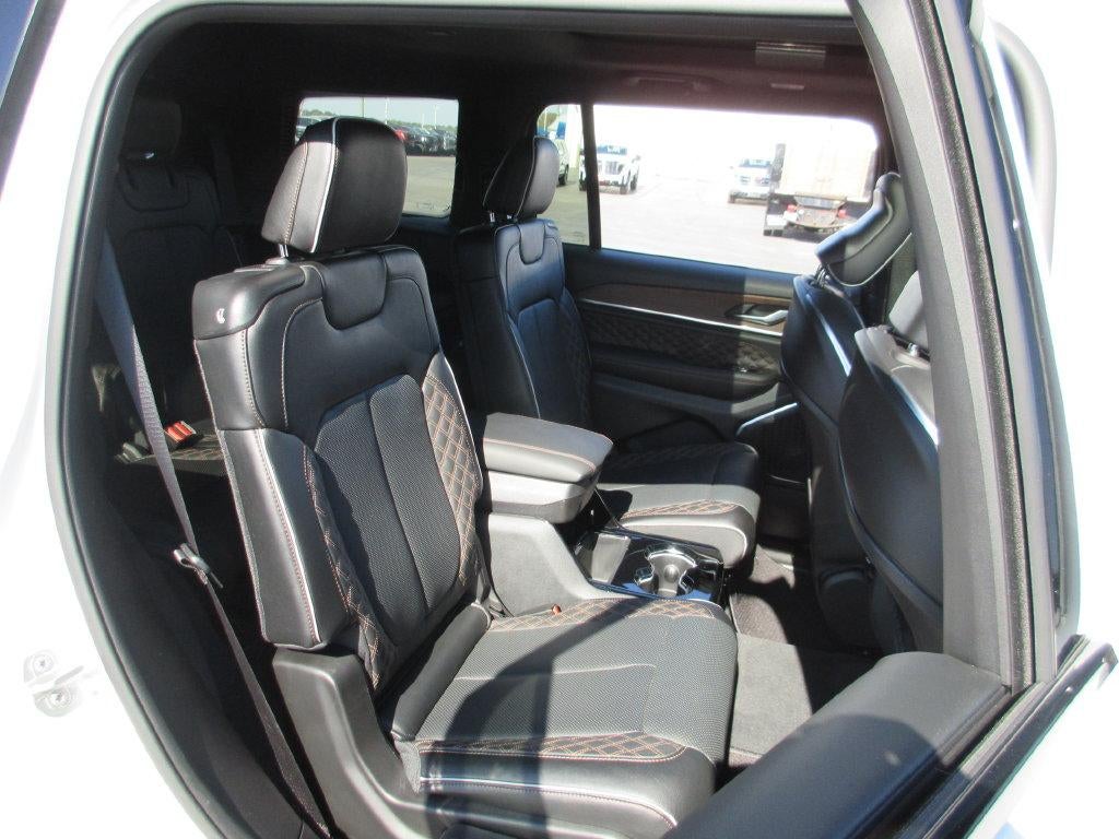 2024 Jeep Grand Cherokee L Summit 4x4