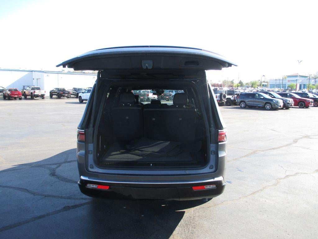 2023 Jeep Wagoneer L Base