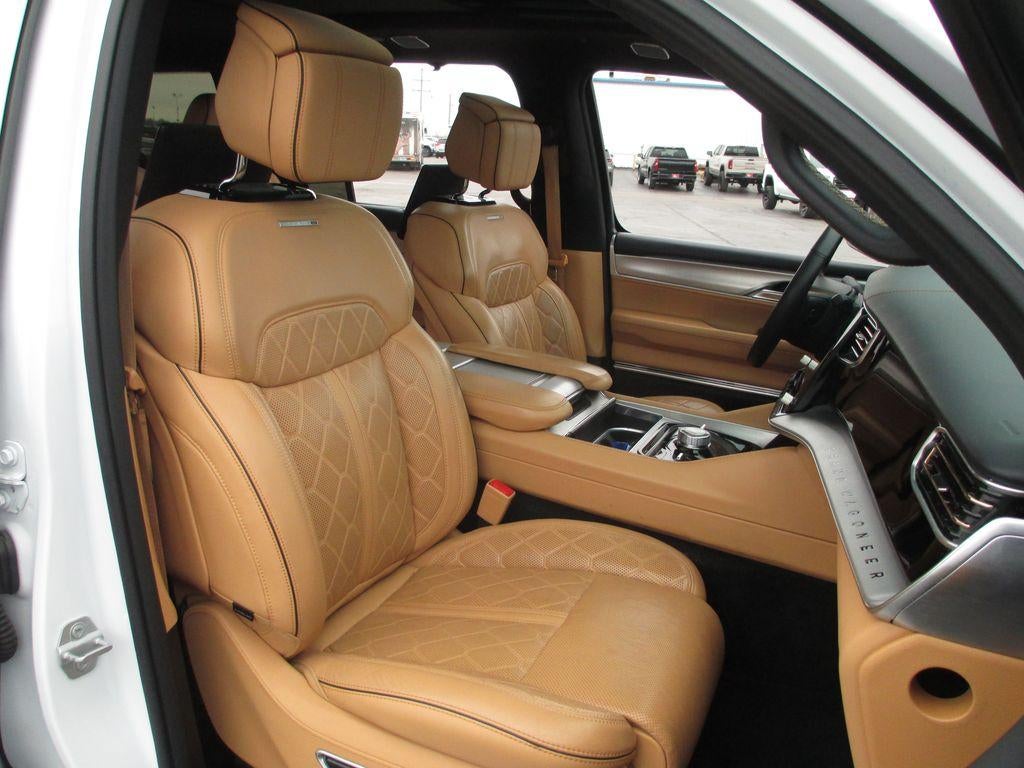 2023 Jeep Grand Wagoneer L Series III - Photo 25