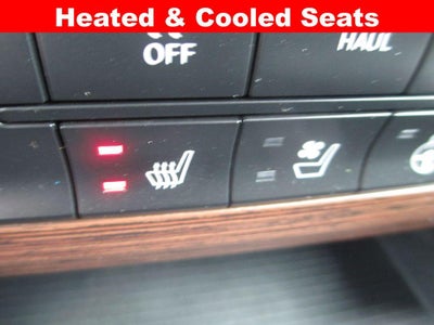 2017 RAM 1500 Laramie Quad Cab 4x4 6'4" Box