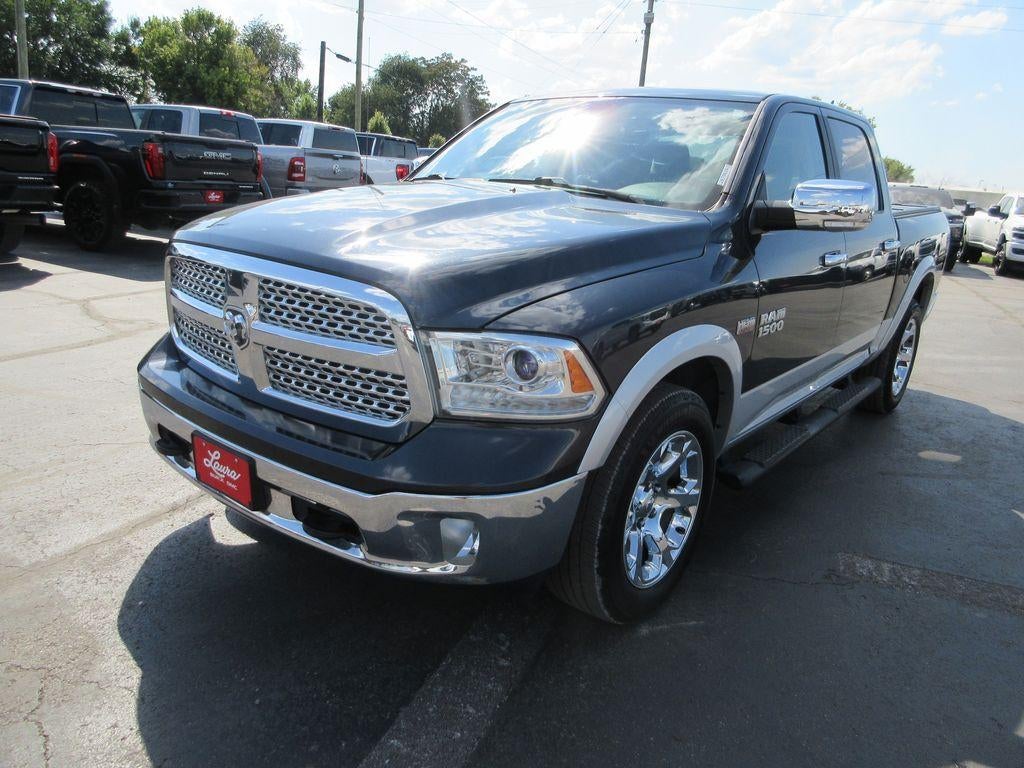 2017 RAM 1500 Laramie Crew Cab 4x4 5'7" Box