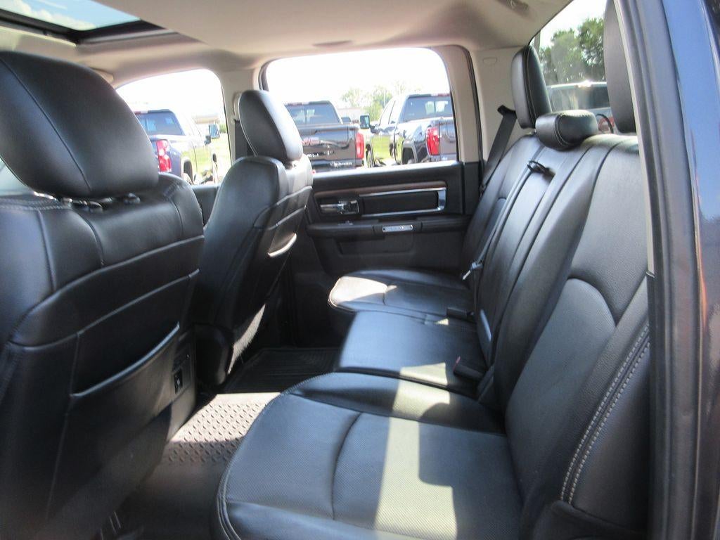 2017 RAM 1500 Laramie Crew Cab 4x4 5'7" Box