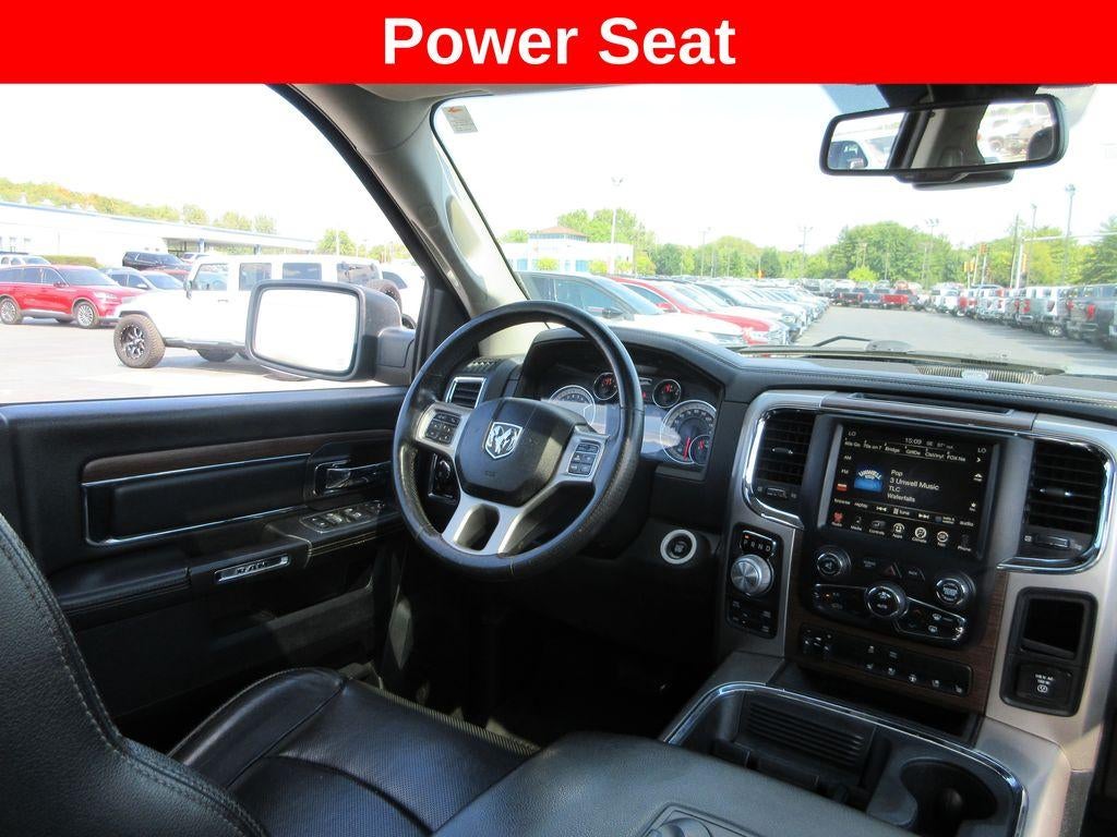 2017 RAM 1500 Laramie Crew Cab 4x4 5'7" Box