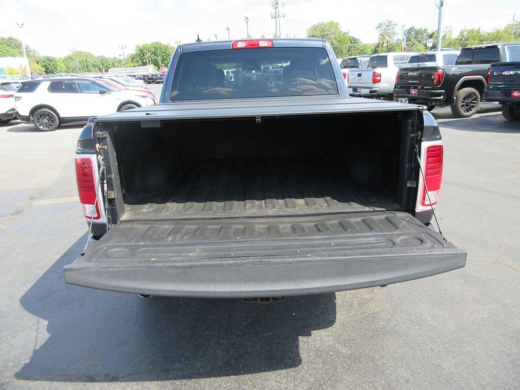 2017 RAM 1500 Laramie Crew Cab 4x4 5'7" Box