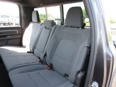 2022 RAM 1500 Big Horn Crew Cab 4x4 5'7" Box