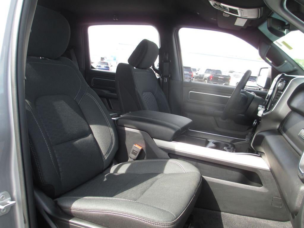 2025 RAM 1500 Big Horn Crew Cab 4x4 5'7" Box