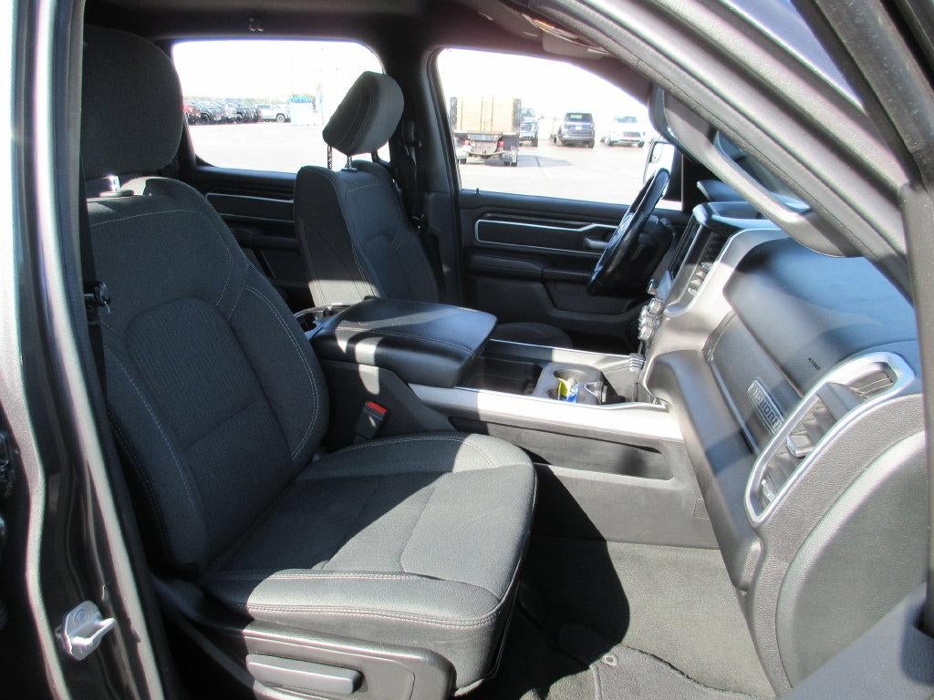 2020 RAM 1500 Big Horn Crew Cab 4x4 5'7" Box