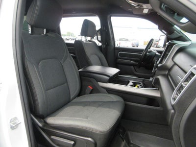 2020 RAM 1500 Big Horn Crew Cab 4x4 5'7" Box