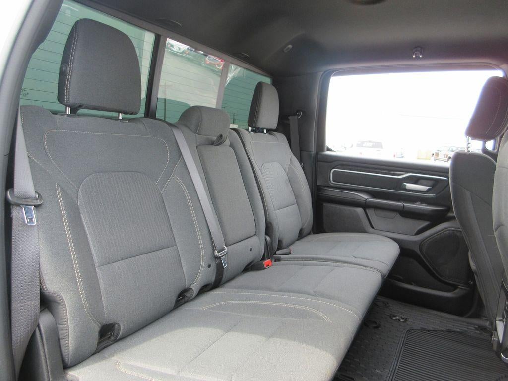 2020 RAM 1500 Big Horn Crew Cab 4x4 5'7" Box