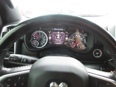 2020 RAM 1500 Big Horn Crew Cab 4x4 5'7" Box