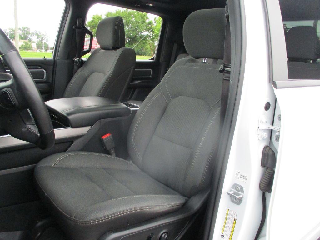 2020 RAM 1500 Big Horn Crew Cab 4x4 5'7" Box
