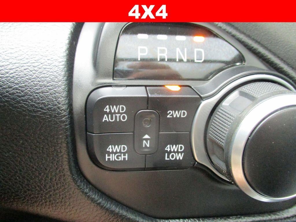 2020 RAM 1500 Big Horn Crew Cab 4x4 5'7" Box