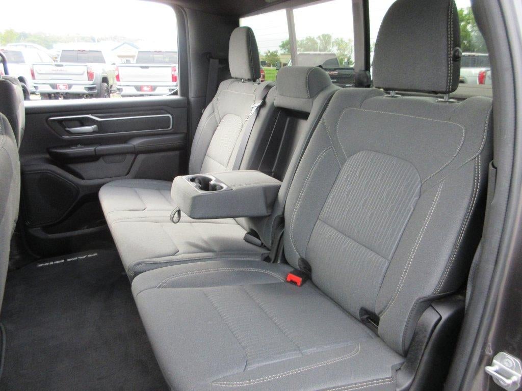 2022 RAM 1500 Big Horn Crew Cab 4x4 5'7" Box