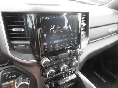 2022 RAM 1500 Big Horn Crew Cab 4x4 5'7" Box