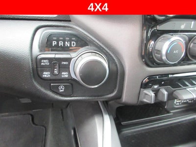 2022 RAM 1500 Big Horn Crew Cab 4x4 5'7" Box