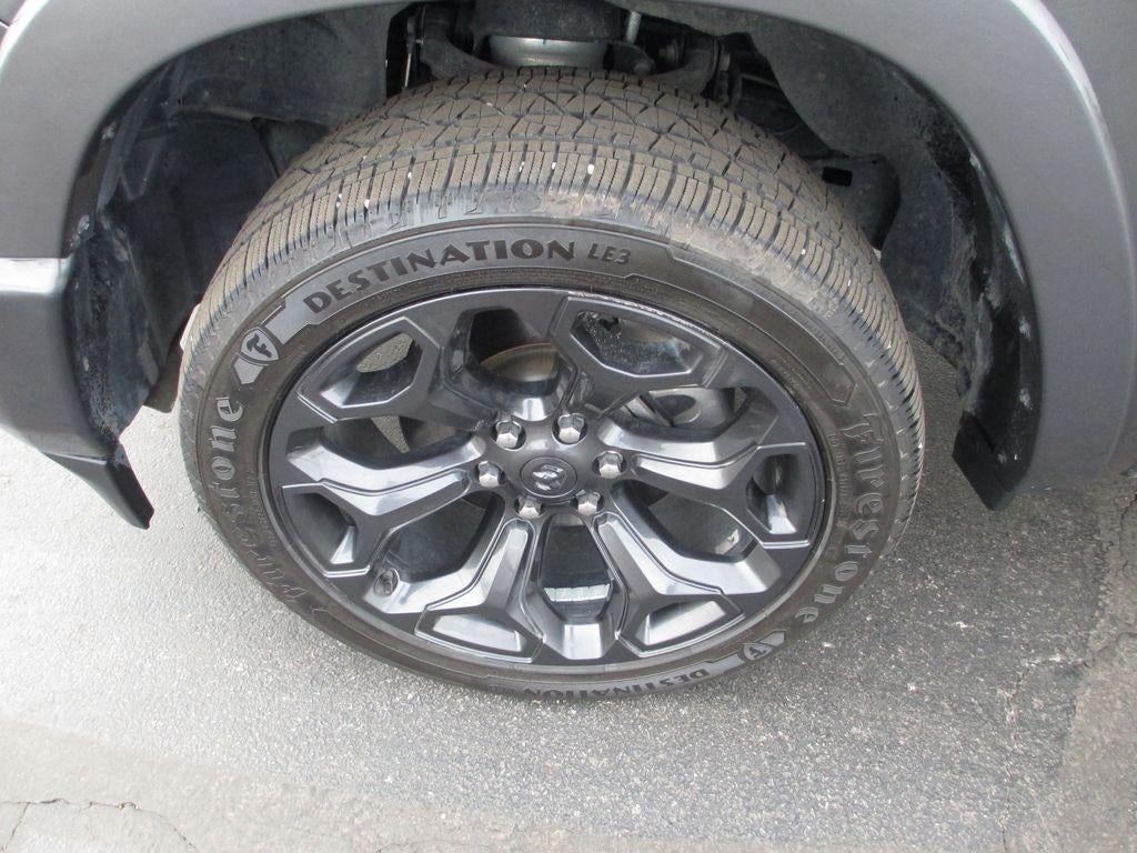 2022 RAM 1500 Limited Crew Cab 4x4 5'7" Box