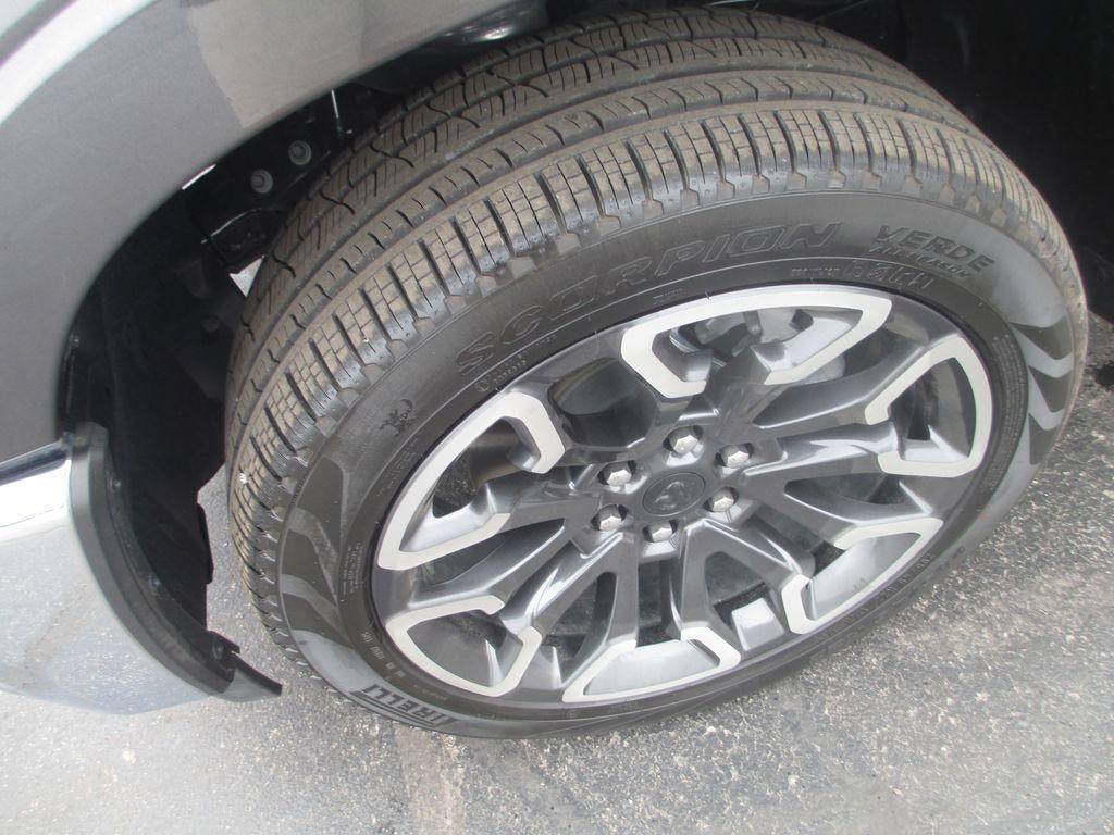 2026 RAM 1500 Limited Crew Cab 4x4 5'7" Box