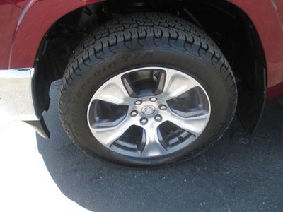 2020 RAM 1500 Laramie Crew Cab 4x4 5'7" Box