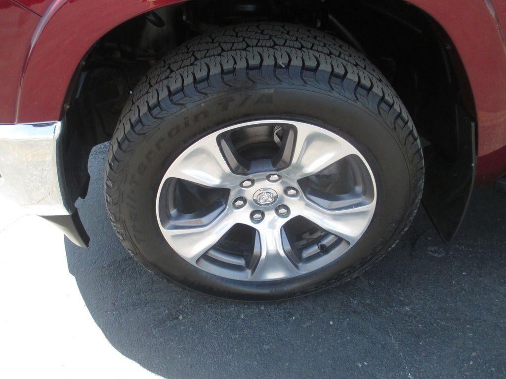 2020 RAM 1500 Laramie Crew Cab 4x4 5'7" Box