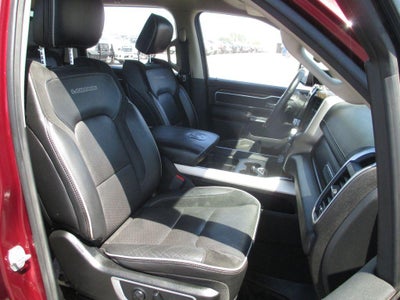 2020 RAM 1500 Laramie Crew Cab 4x4 5'7" Box