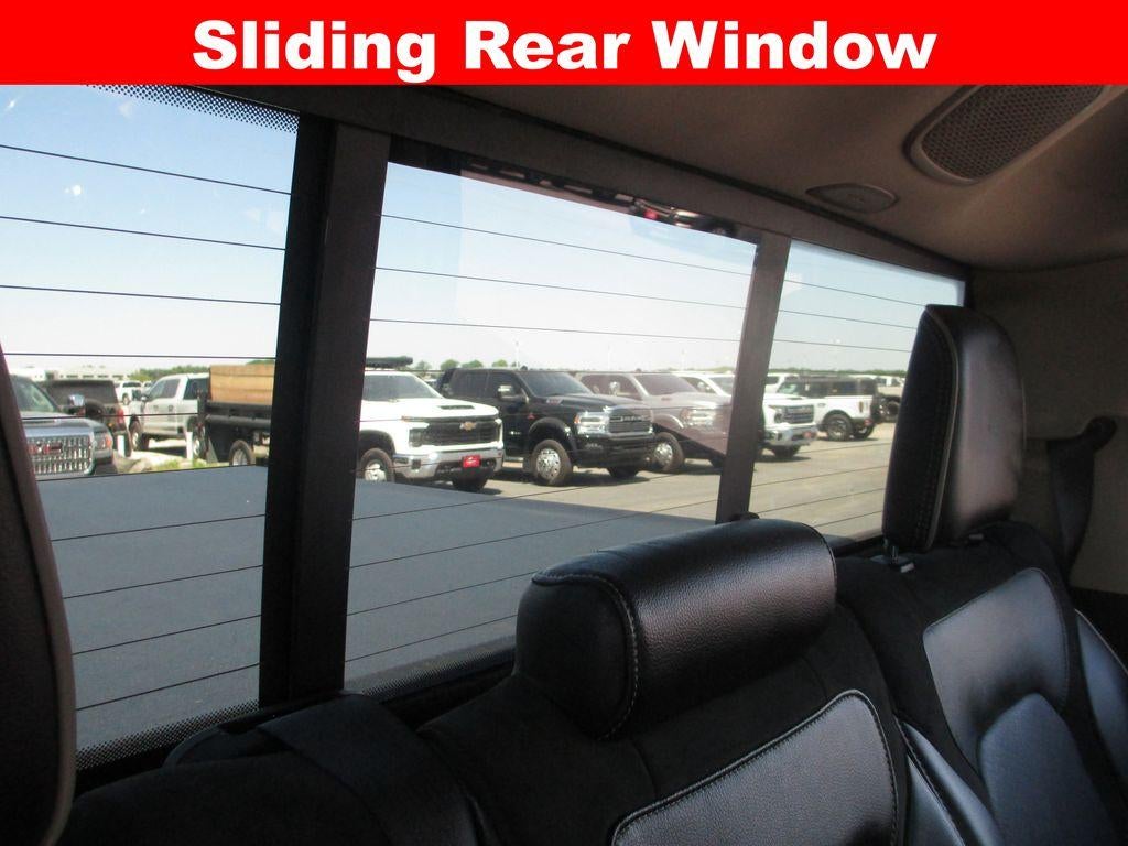 2020 RAM 1500 Laramie Crew Cab 4x4 5'7" Box