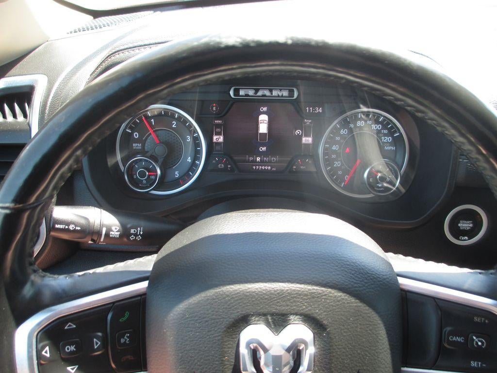 2020 RAM 1500 Laramie Crew Cab 4x4 5'7" Box