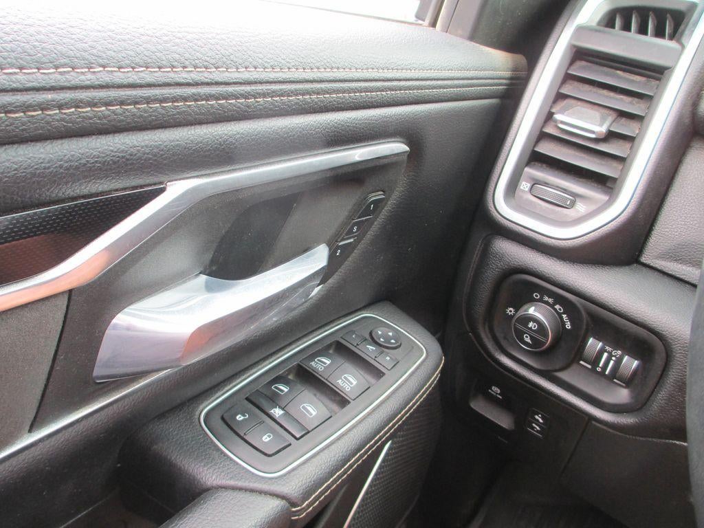 2022 RAM 1500 Laramie Crew Cab 4x4 5'7" Box