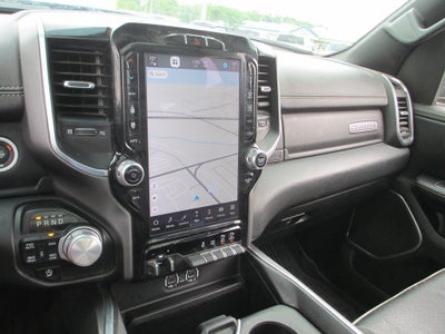 2022 RAM 1500 Laramie Crew Cab 4x4 5'7" Box