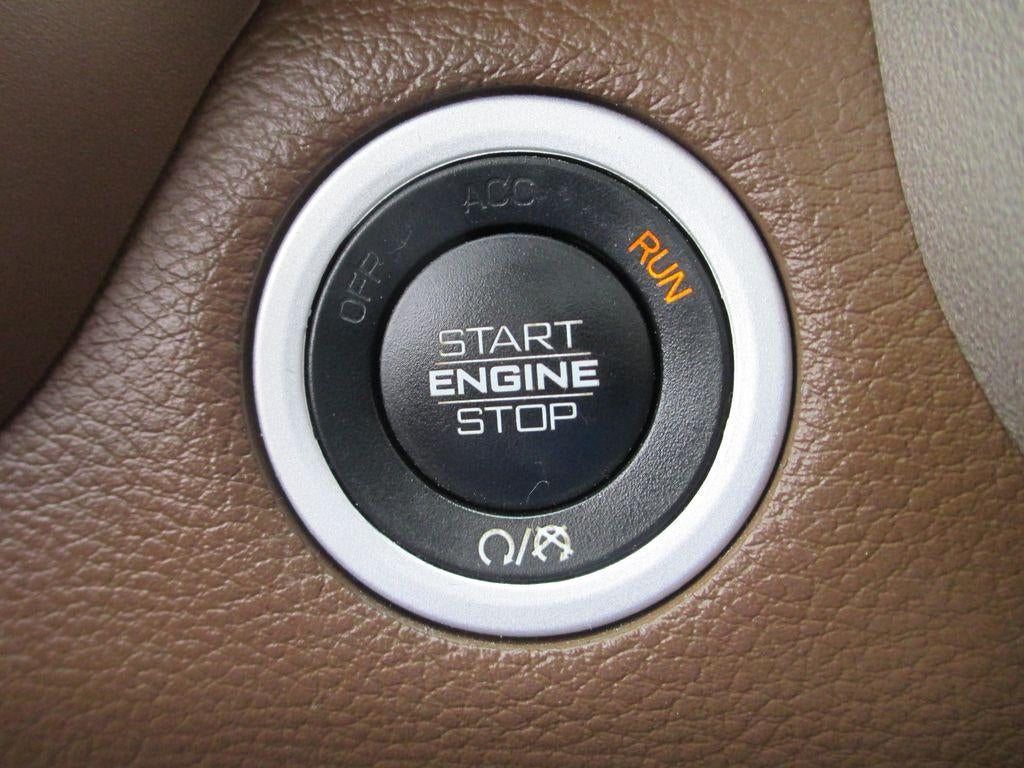 2021 RAM 1500 Laramie Crew Cab 4x4 5'7" Box