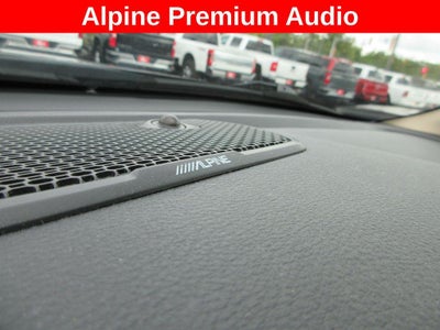 2020 RAM 1500 Laramie Crew Cab 4x4 5'7" Box