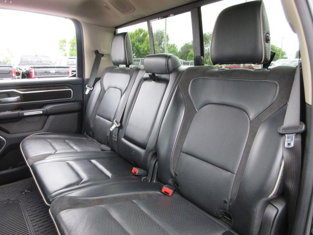 2020 RAM 1500 Laramie Crew Cab 4x4 5'7" Box