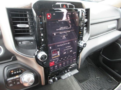 2020 RAM 1500 Laramie Crew Cab 4x4 5'7" Box