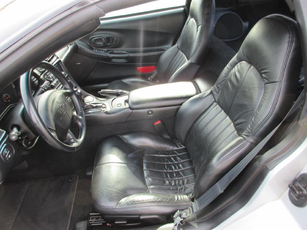 2000 Chevrolet Corvette Base