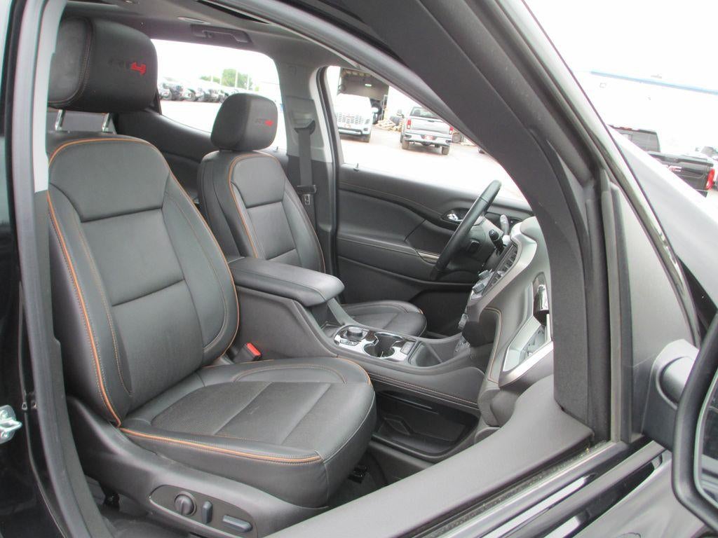 2023 GMC Acadia AT4