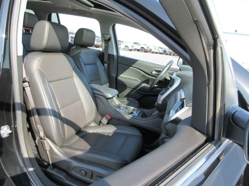 2022 GMC Acadia SLT