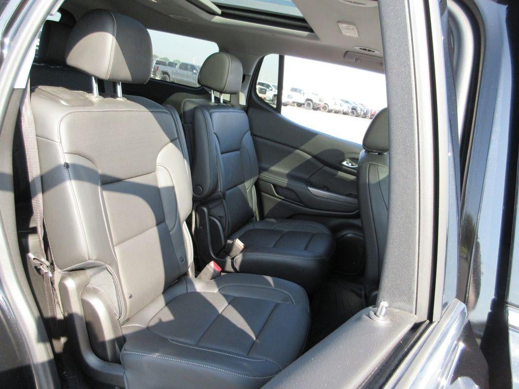 2022 GMC Acadia SLT