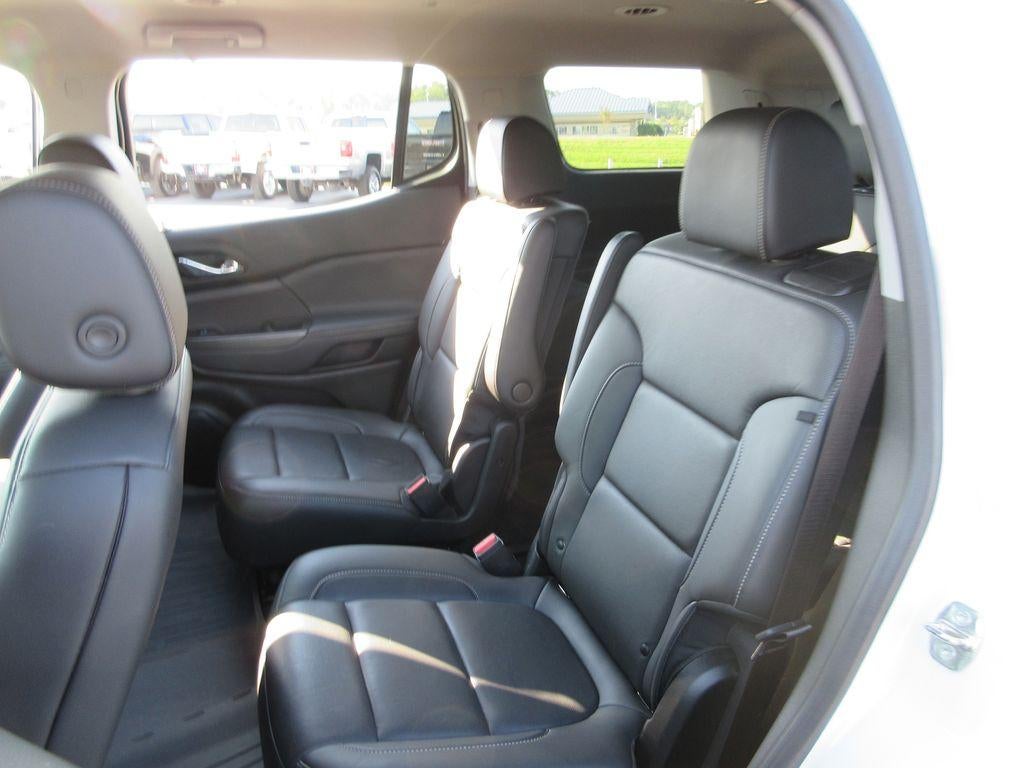 2022 GMC Acadia SLT