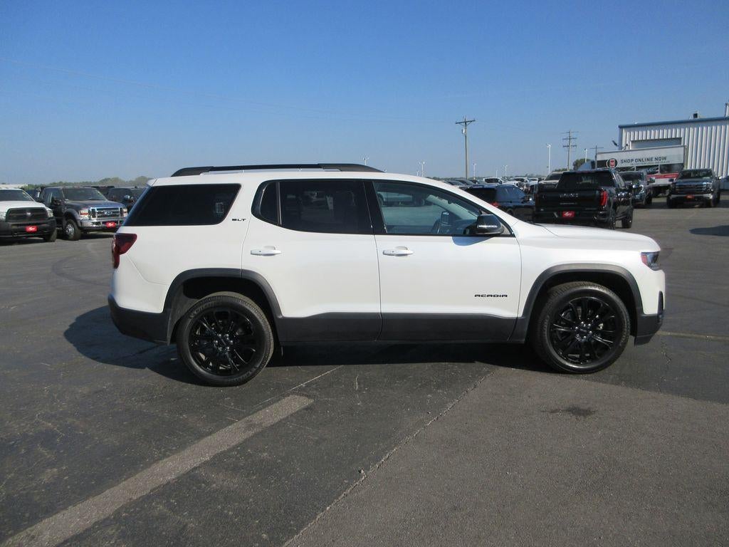 2022 GMC Acadia SLT