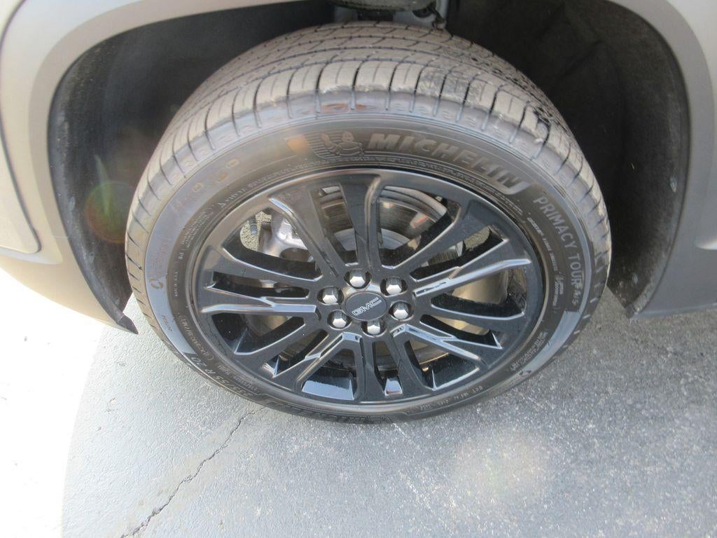 2022 GMC Acadia SLT