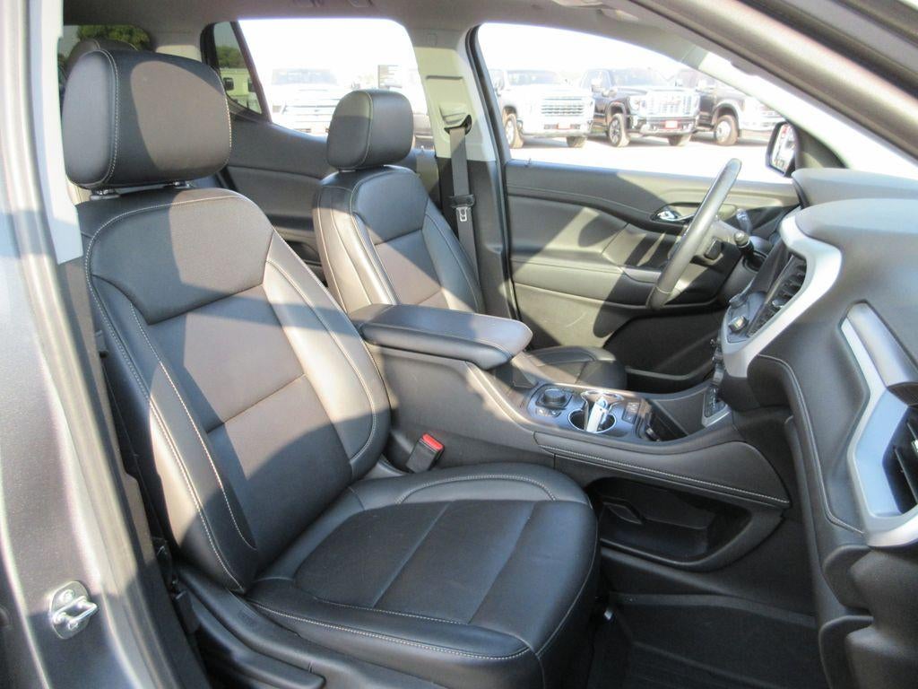 2022 GMC Acadia SLT