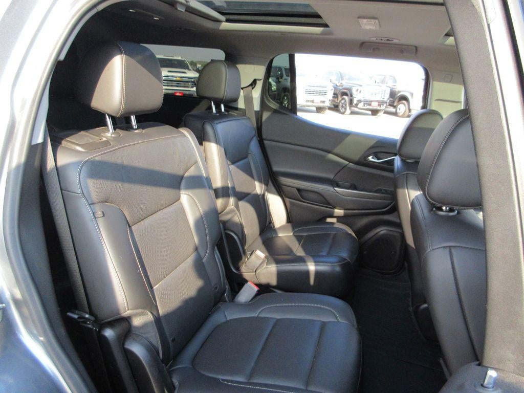 2022 GMC Acadia SLT