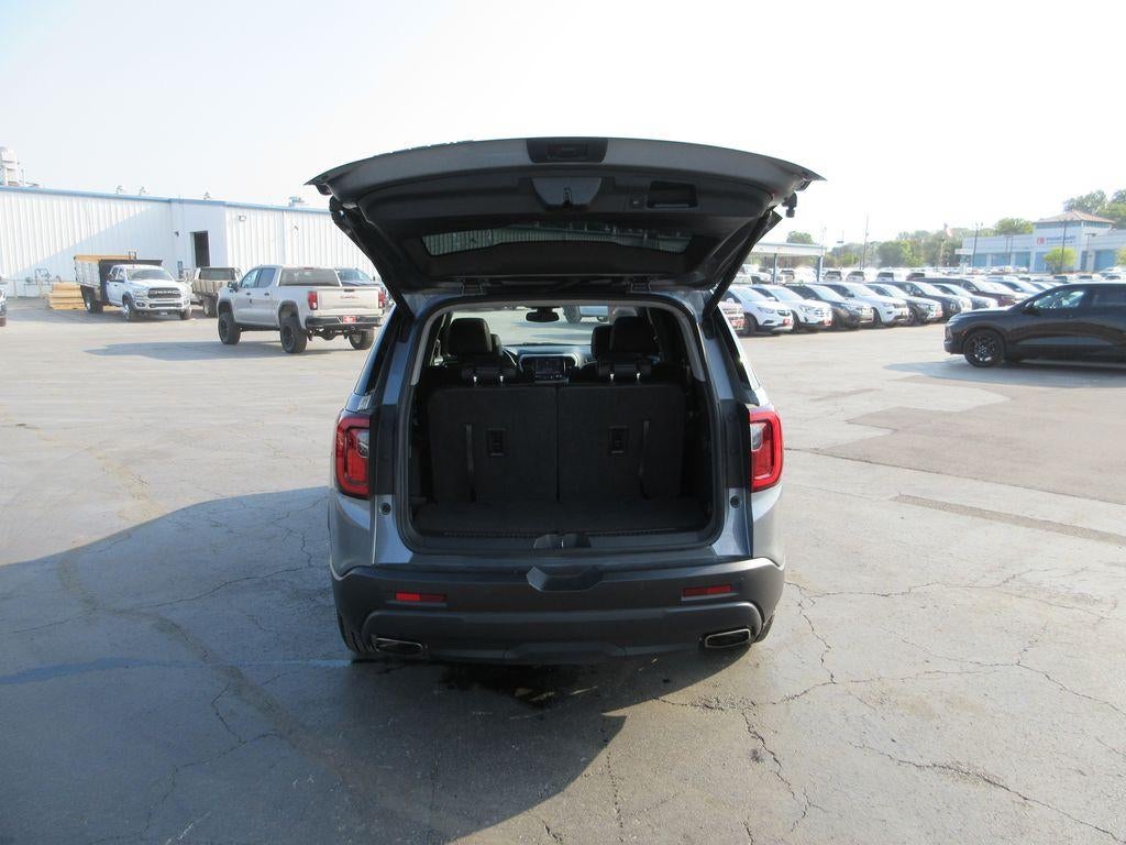 2022 GMC Acadia SLT