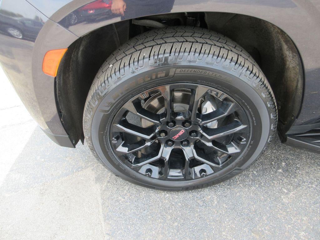 2023 GMC Yukon SLT