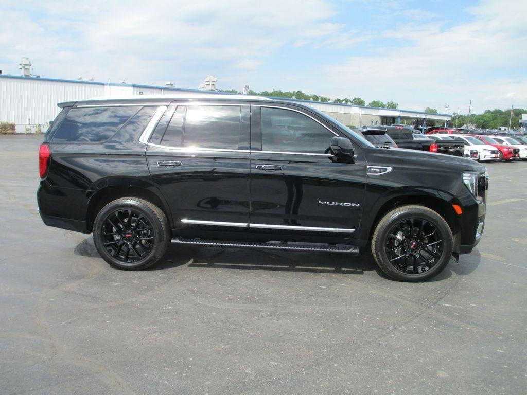 2023 GMC Yukon SLT