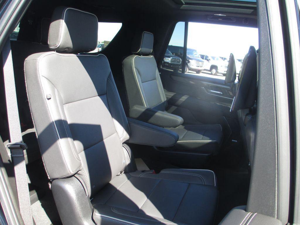 2025 GMC Yukon Elevation