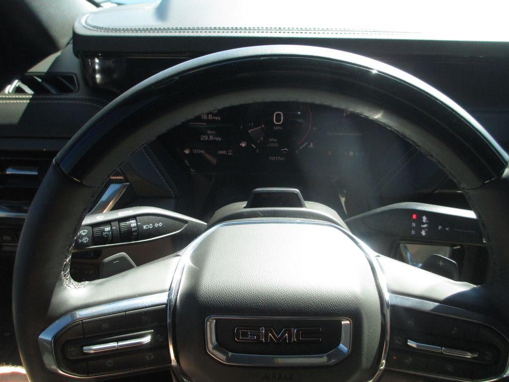 2025 GMC Yukon Elevation
