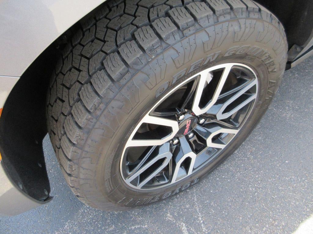 2021 GMC Yukon AT4 - Photo 15
